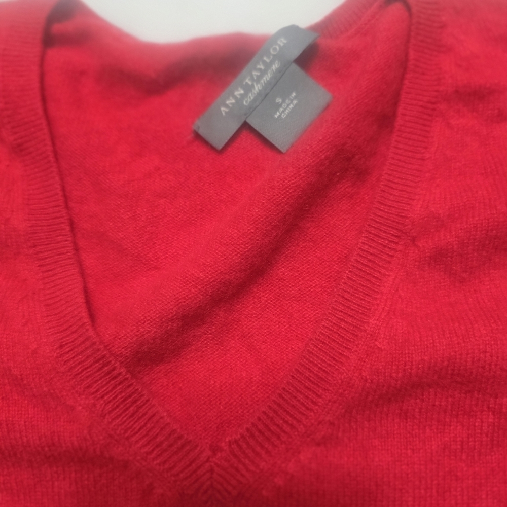 Cashmere Red V-Neck Sweater Cachmere - Picture 2 of 7